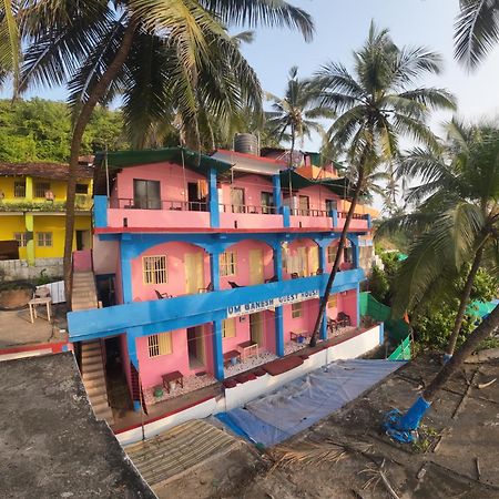 Om Ganesh Guest House Cliffside Arambol Exteriér fotografie