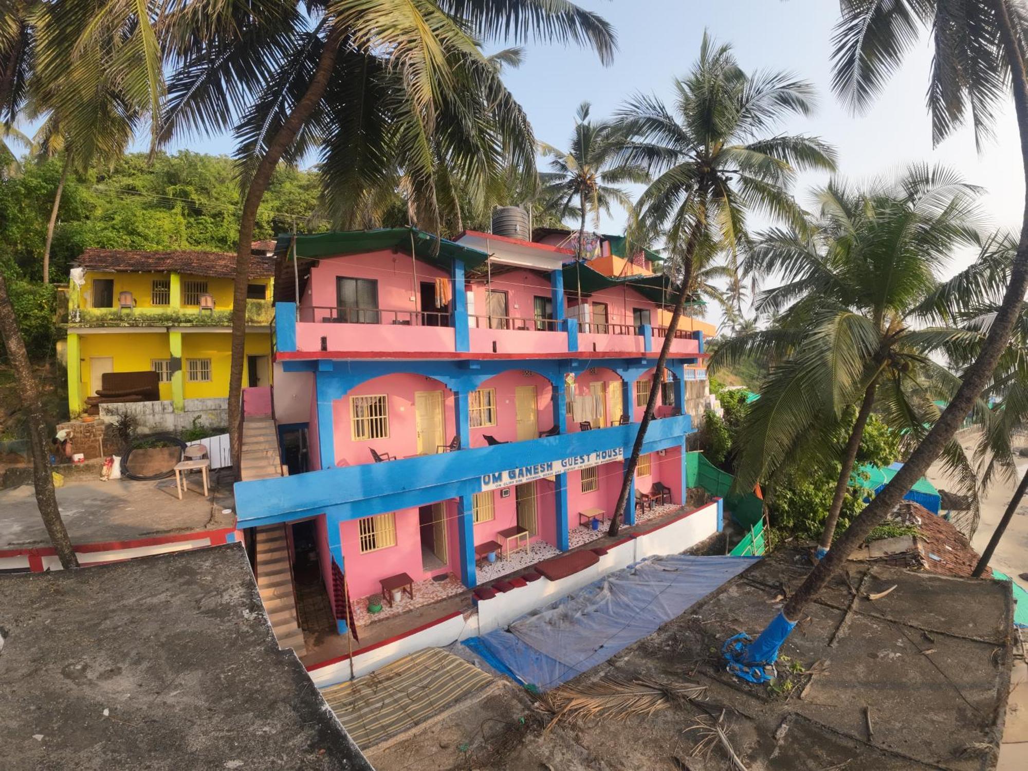 Om Ganesh Guest House Cliffside Arambol Exteriér fotografie