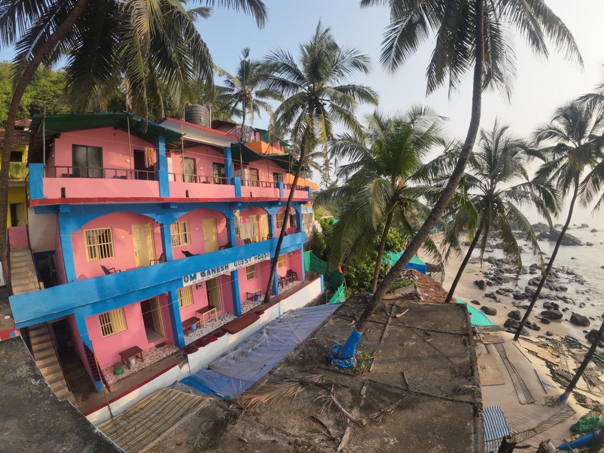 Om Ganesh Guest House Cliffside Arambol Exteriér fotografie