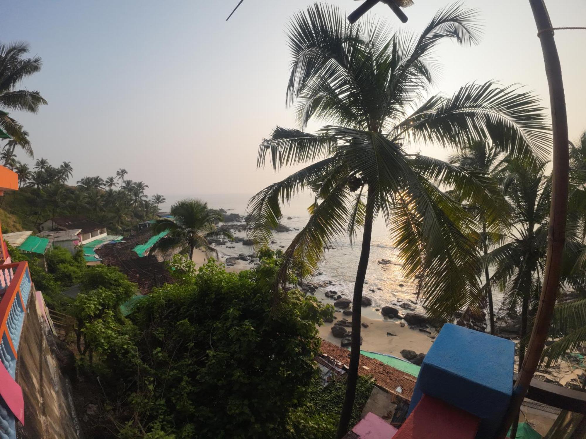 Om Ganesh Guest House Cliffside Arambol Exteriér fotografie