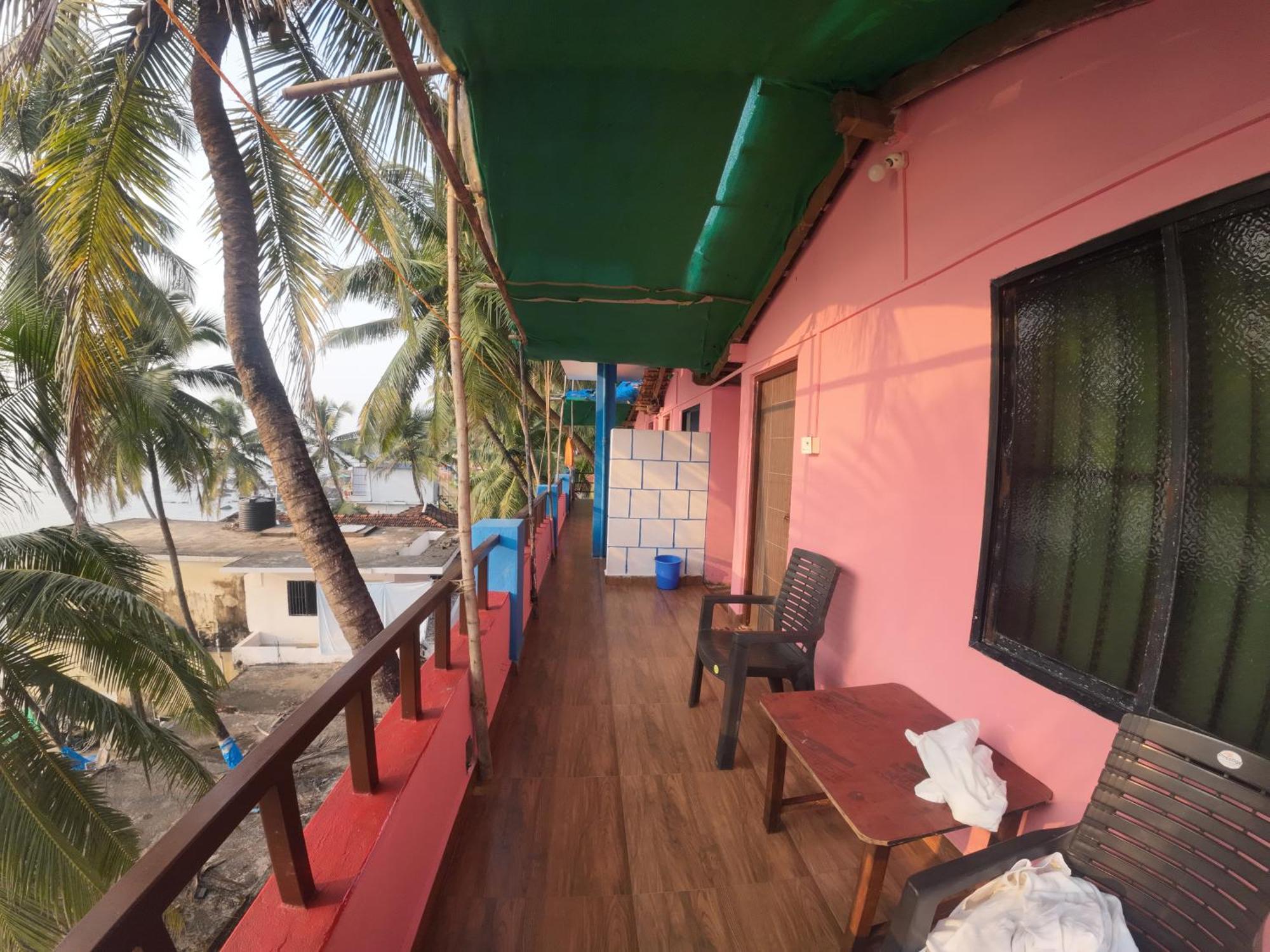 Om Ganesh Guest House Cliffside Arambol Exteriér fotografie