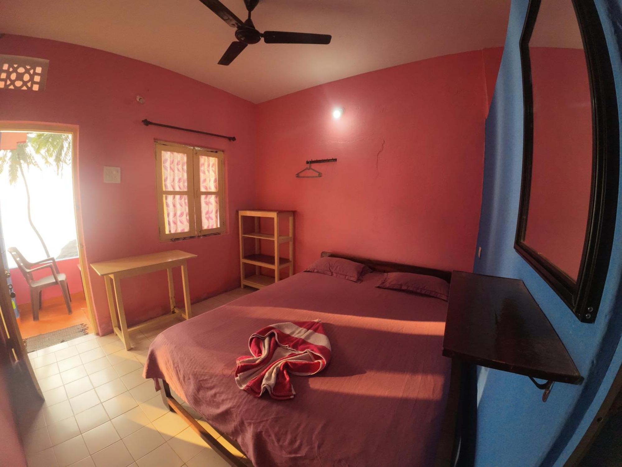 Om Ganesh Guest House Cliffside Arambol Exteriér fotografie