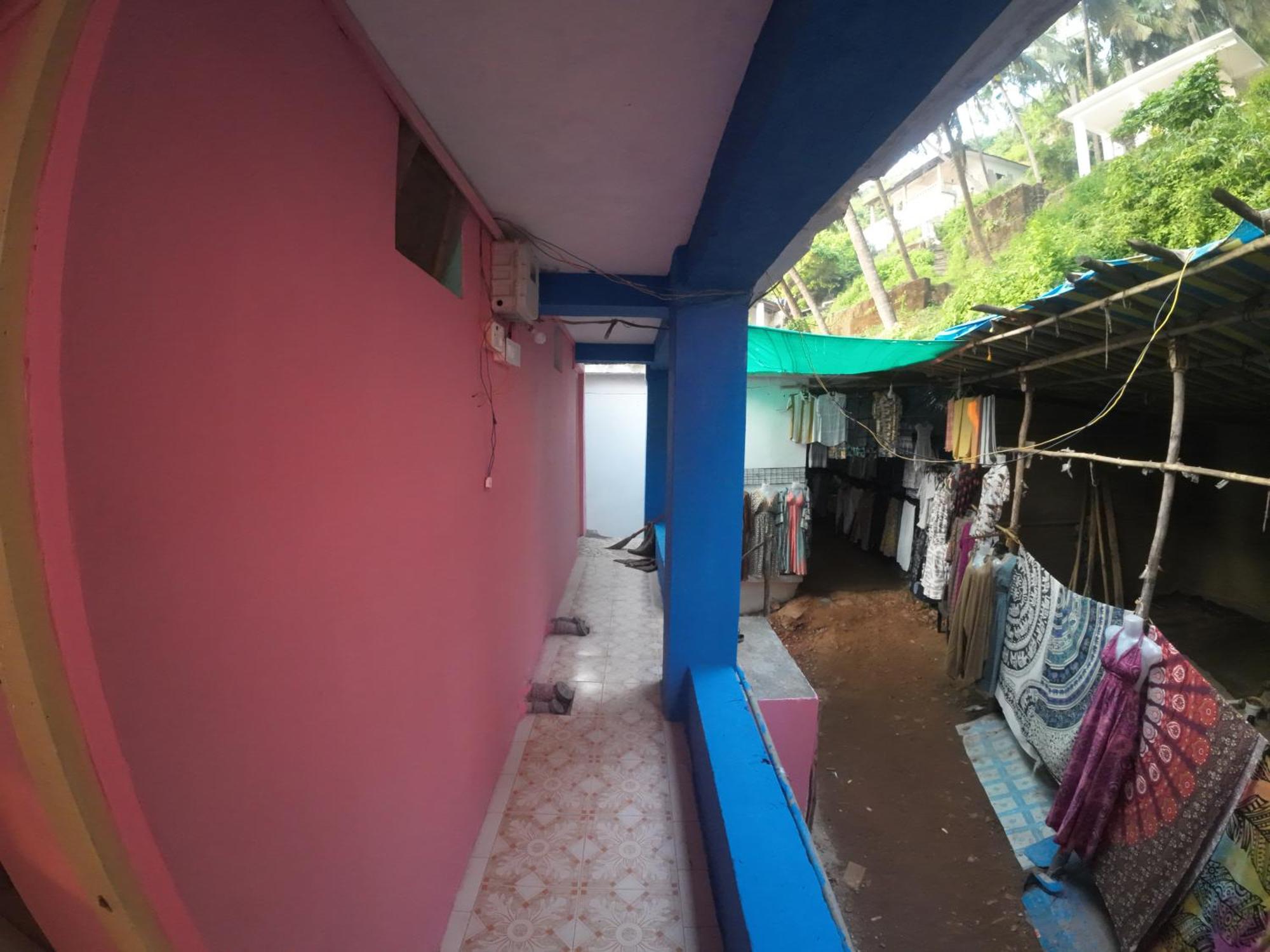 Om Ganesh Guest House Cliffside Arambol Exteriér fotografie