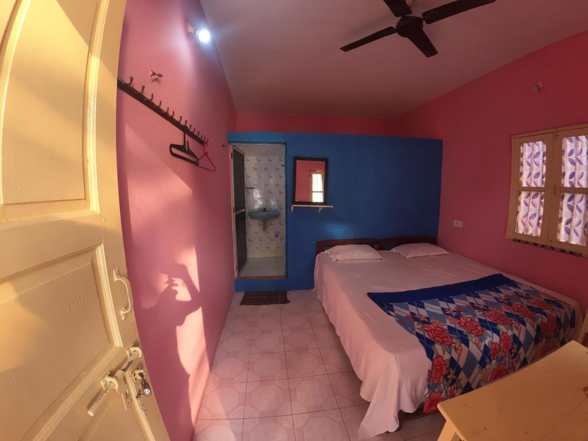 Om Ganesh Guest House Cliffside Arambol Exteriér fotografie